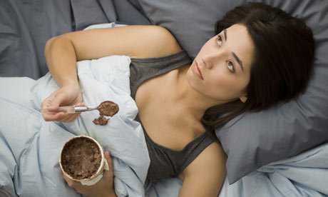 ice-cream-in-bed-001